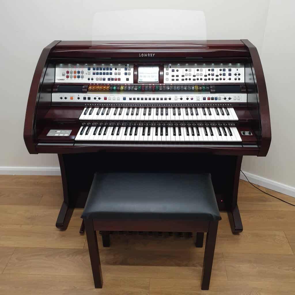 Used Lowrey Inspire Organ EY400 (Stock ID: #10637)
