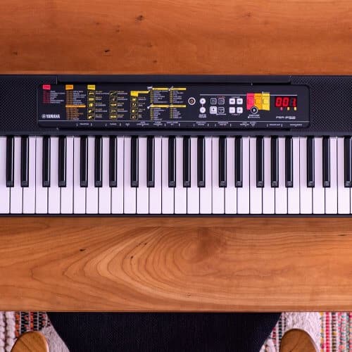 Yamaha PSR F52 Beginner Keyboard