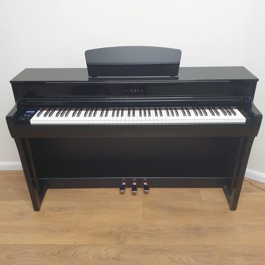 Used Yamaha CLP735 In Polished Ebony (Stock ID: #10074)