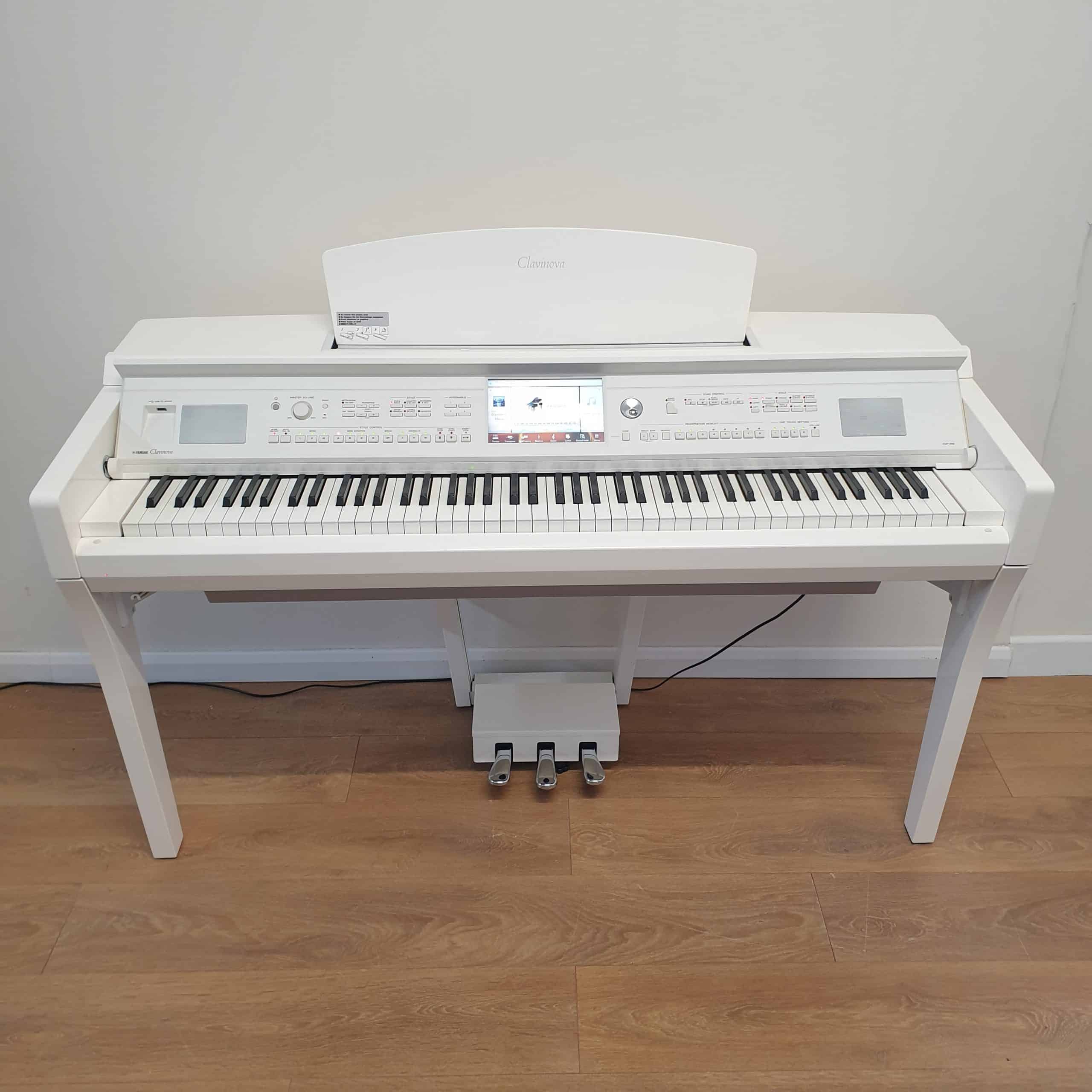 Used Yamaha CVP709 in Polished White (Stock ID: #10635) Used Yamaha CVP709 in Polished White (Stock ID: #10635)