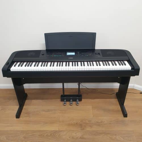 Used Yamaha DGX670 With Stand & Pedals In Black (Stock ID: #10440)