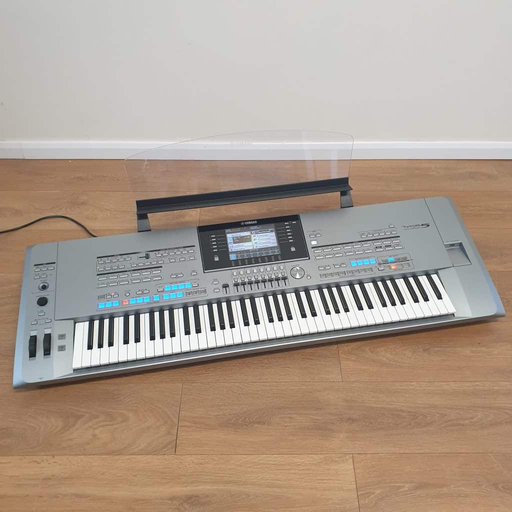 Used Yamaha Tyros 5 76 & Speakers (Stock ID: #10600)