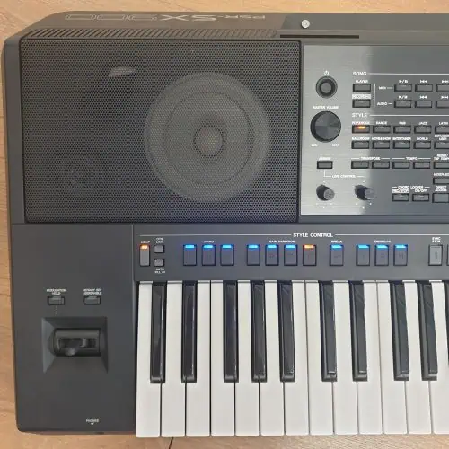 Used Yamaha PSR SX900 Keyboard (Stock ID: #10656)