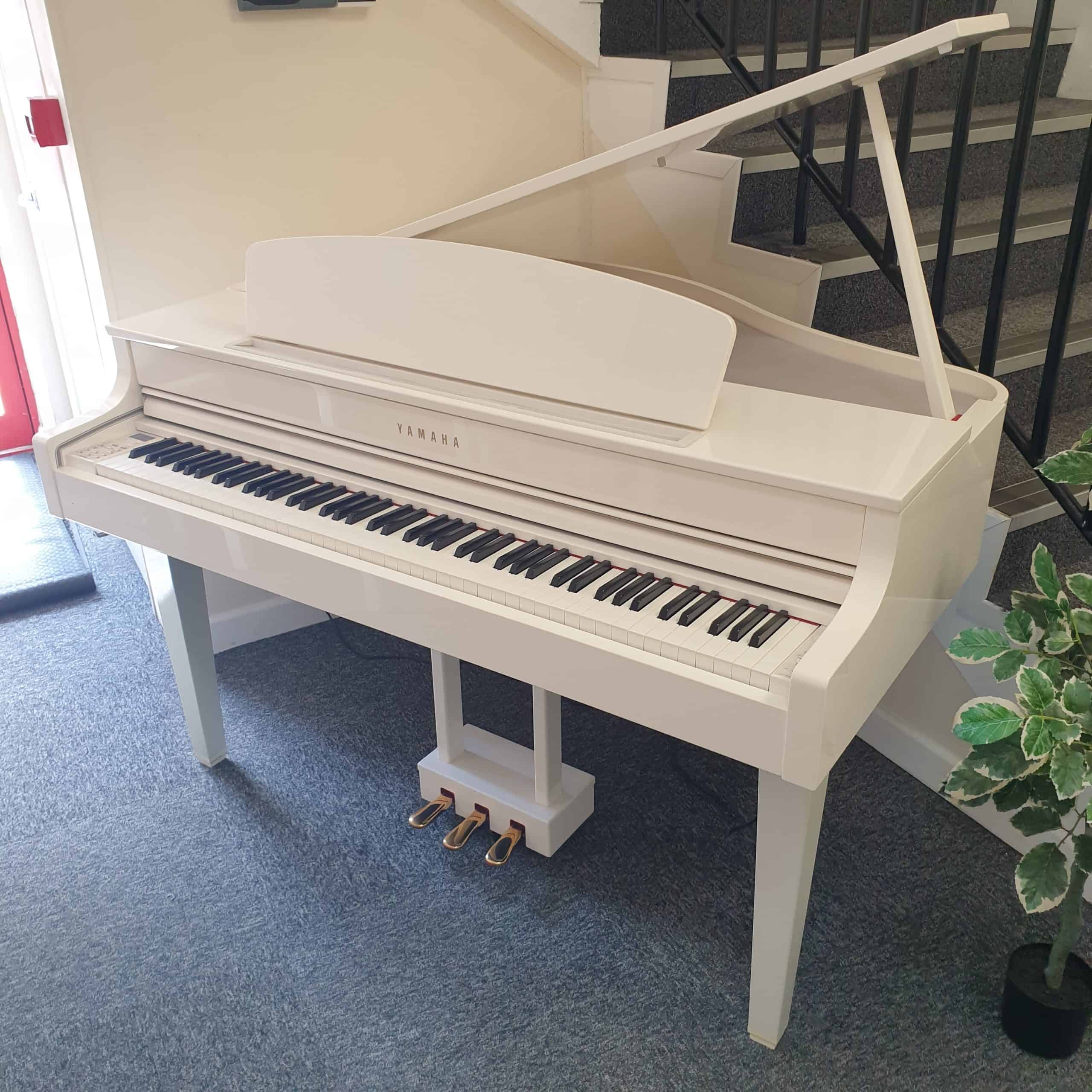 Used Yamaha CLP565 Digital Grand Piano (Stock ID: #10682) Used Yamaha CLP565 Digital Grand Piano (Stock ID: #10682)